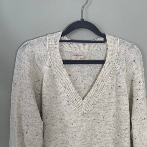 LOFT oversized long sleeve gathered wrist v-neck pullover sweater - Picture 4 of 10